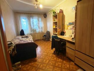 Предлагается к продаже трехкомнатная квартира. Пароходский дом. ...