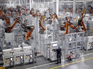 Работа на заводе LG. Зарплата 1500 евро.