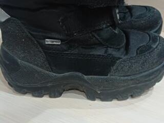 Продам сапожки на мальчика 3-4 лет