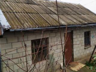 Дом небольшой в начале Ближнего Хутора.