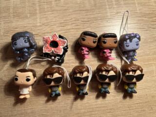 Продам или обменяю фигурки Kinder Joy funko pop stranger things