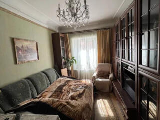 Продам 2-комнатную квартиру в Центре, ул. Новосельского