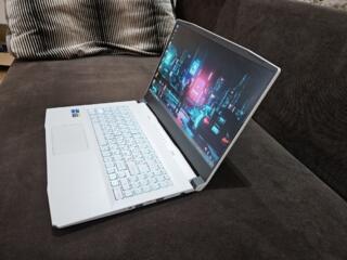 MSI i7-11800H / RTX 3050TI / 15,6 ips 144 Hz / 16 ddr4 / ssd 512 gb.