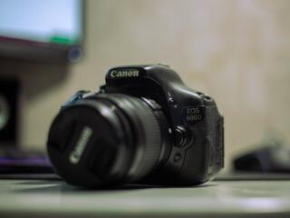 Продаю фото-комплект Canon 600D + 2 объектива объектива