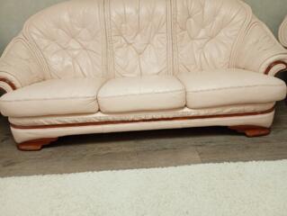 Продам кожаный гарнитур 3+1+1