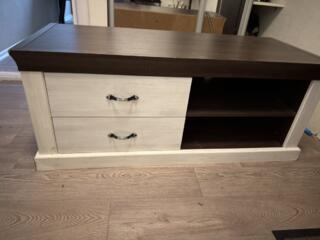 Продам тумбочку под ТВ