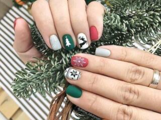 Наращивание ногтей, педикюр