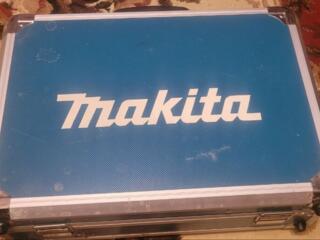 Продам Перфоратор HR2611FT Makita оригинал Германия