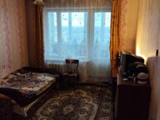 Продам двухкомнатную квартиру. М. Ленинский