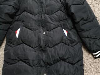 Зимняя куртка на девочку 11- 12 лет. 250 руб.