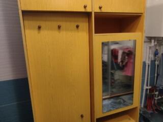 Продам шкаф в прихожую