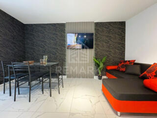 Se oferă în chirie o casă de locuit spațioasă, situată într-o zonă ...