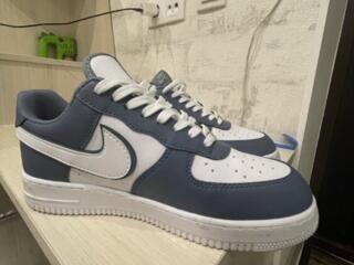 Кроссовки Nike размер 43