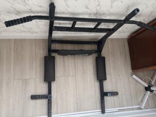 Турник настенный