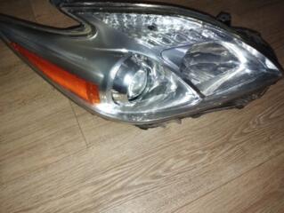 Продаю Фару Тойота Приус 30