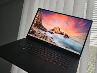Топовый премиальный ноутбук Dell XPS.