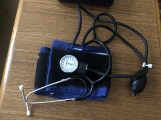 Продам тонометр механический