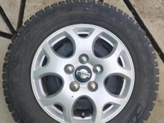 Продам диски с резиной зимней