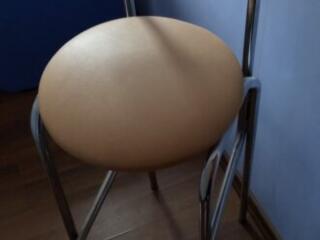 2 барных стула в отличном состоянии Б/у,высота 1 м, 1500