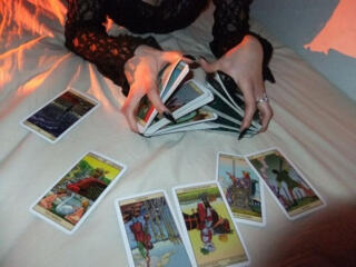 ГАДАНИЯ, ПРЕДСКАЗАНИЯ по низкой цене