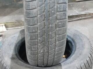 Продам пару зимней резины 205×65 R-15