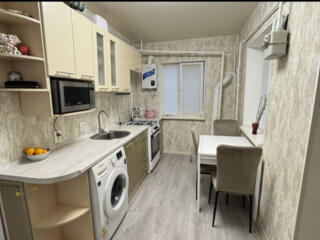 Продается пол дома в центре!