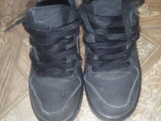 Продам найки 37.5