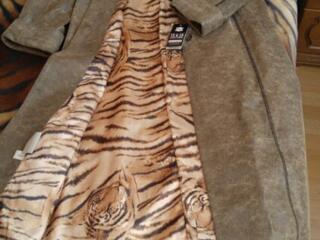 Новые кожаное пальто и куртки из Рима.