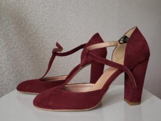 Продам туфли Benetton