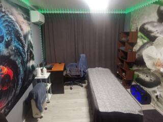 Массажистка в массажный кабинет. Рышкановка