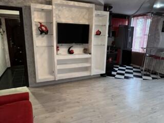 Сдам студию в центре 1+1