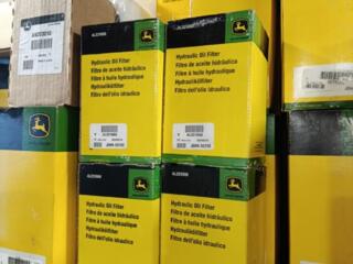 Фильтра масляные на John Deere