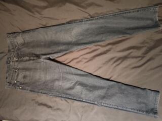 Продам джинсы.