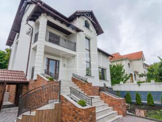 Se vinde casă superbă cu vedere și ieșire la pădure, în Dumbrava pe ..