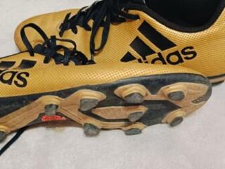 Продам бутсы футбольные