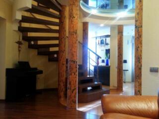 Двухуровневая квартира в центре