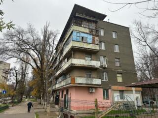 Две смежные комнаты в центре Тирасполя, 5 этаж, большой балкон