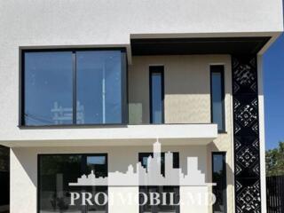 Vă propunem spre vânzare această casă de tip hi-tech cu 2 niveleîn ...