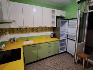 Продам 2-к квартиру в ЖМ " Радужный "