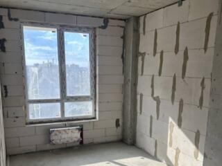 Предлагается к продаже просторная двухкомнатная квартира в новом доме 