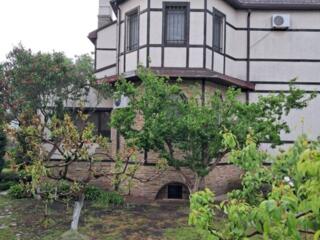 Просторный дом 282 м² с бассейном и сауной