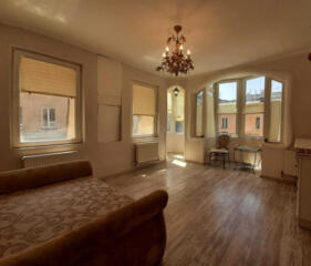 Отдельностоящий трехэтажный пятиуровневый флигель в центре Одессы!!!