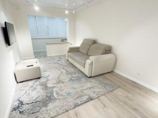 Сдаётся 2-комн квартира в Центре м-н "Ян" новый капитальный ремонт