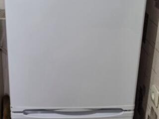 Срочно. Холодильник Индезит.