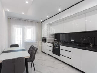 Apartament cu priveliște spectaculoasă la prima linie, pe bulevardul .