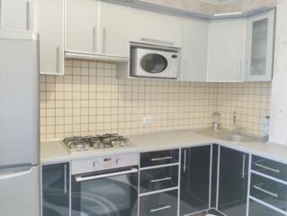 Продается 2-КОМ 143С Кировский Фаворит 4/10 автономное отопление