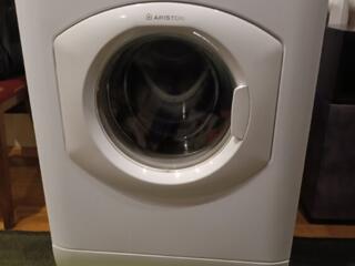 Продам стиральную машинку Ariston