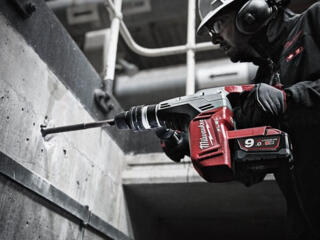 Сверление отверстий в бетоне. Gauri in beton. Сверление отверстий