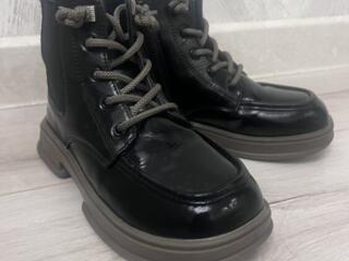 Продам ботинки