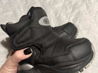 Зимние сапожки на меху, куртка зимняя, шапка